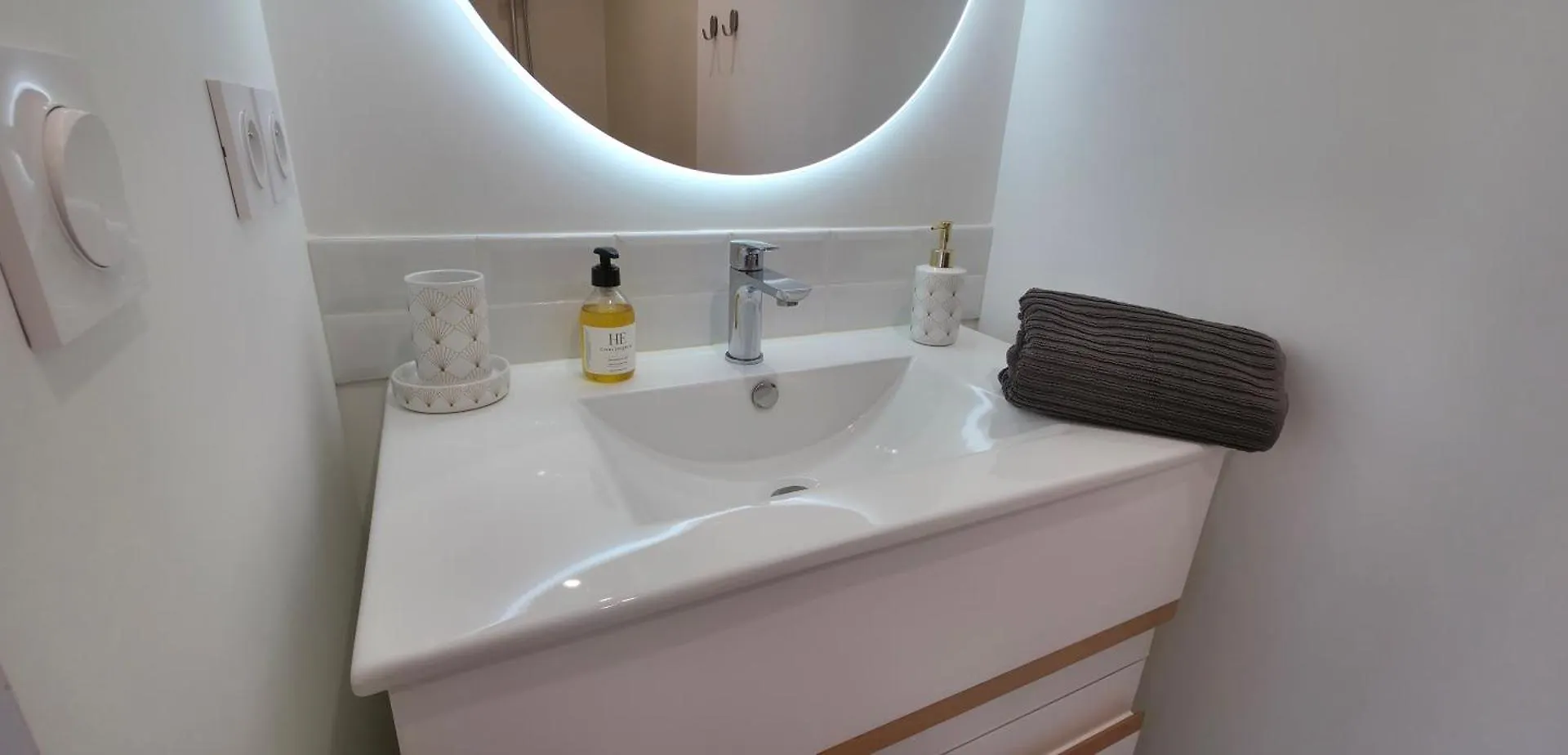 Villa La Provence, Luxe, Confort Et Joie De Vivre 카르팡트라